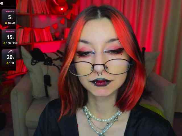 MistressMarcelline webcam