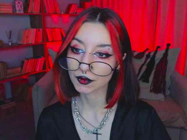 MistressMarcelline webcam