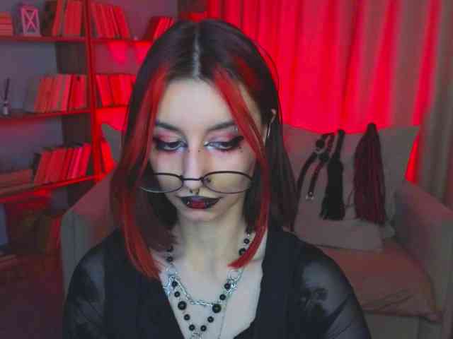 MistressMarcelline webcam