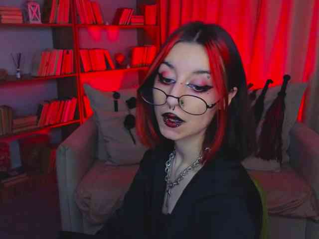 MistressMarcelline webcam