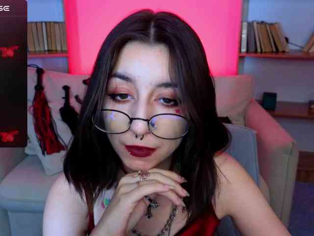 MistressMarcelline webcam