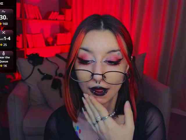 MistressMarcelline webcam