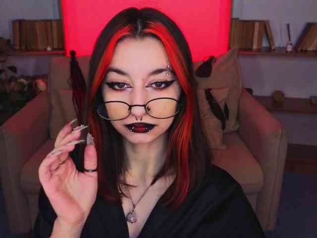 MistressMarcelline webcam