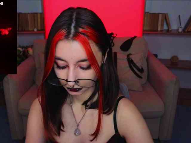 MistressMarcelline webcam
