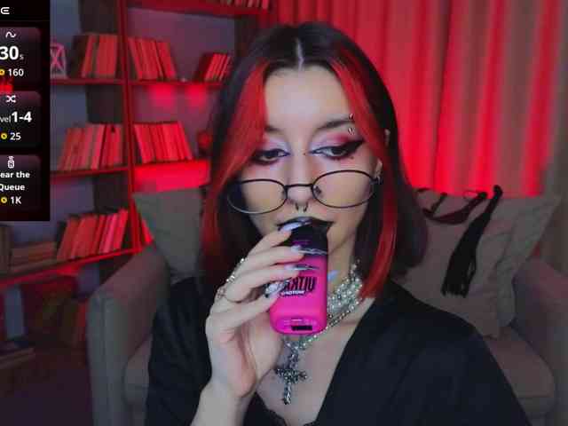 MistressMarcelline webcam