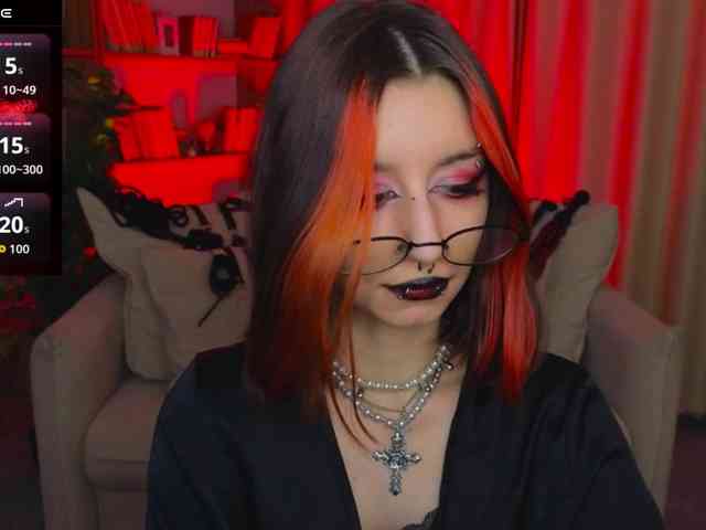 MistressMarcelline webcam