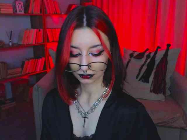 MistressMarcelline webcam