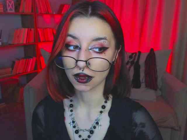 MistressMarcelline webcam