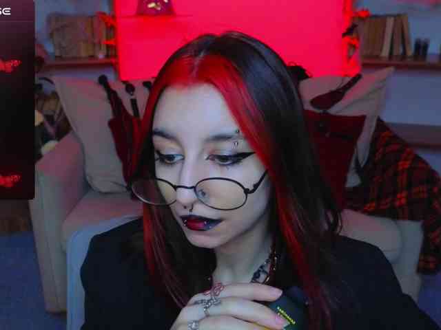 MistressMarcelline webcam