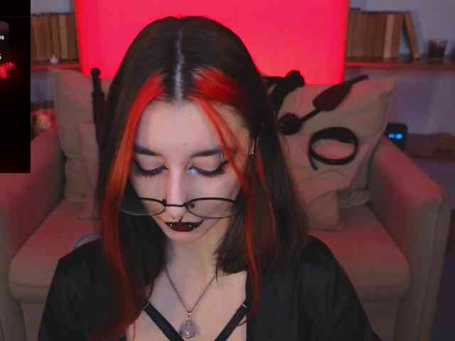 MistressMarcelline webcam