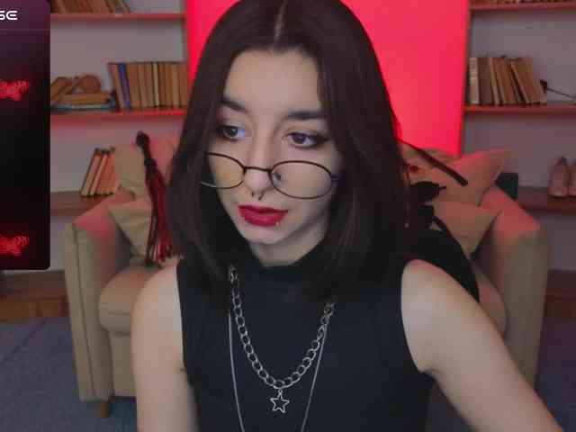 MistressMarcelline webcam