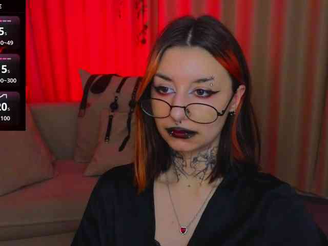 MistressMarcelline webcam