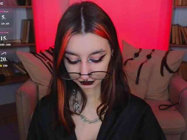 MistressMarcelline webcam