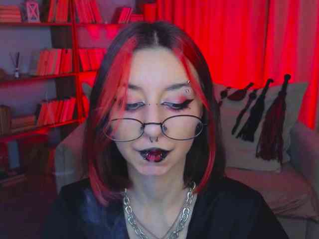 MistressMarcelline webcam