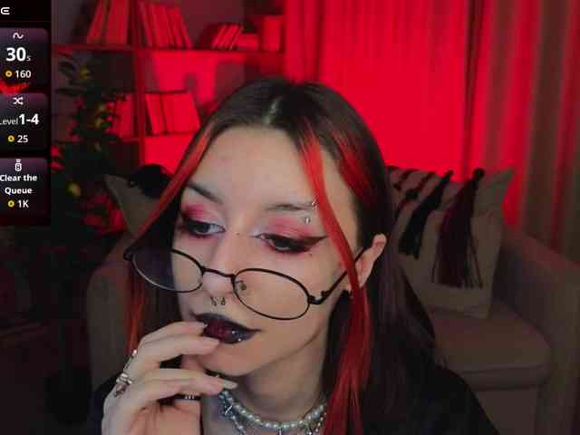 MistressMarcelline webcam