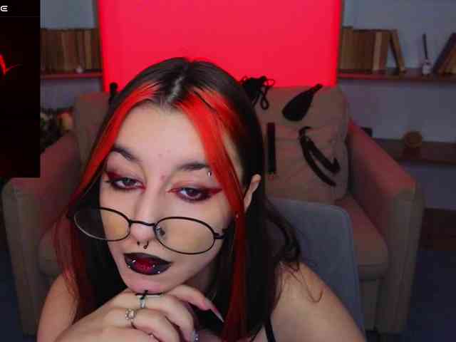 MistressMarcelline webcam