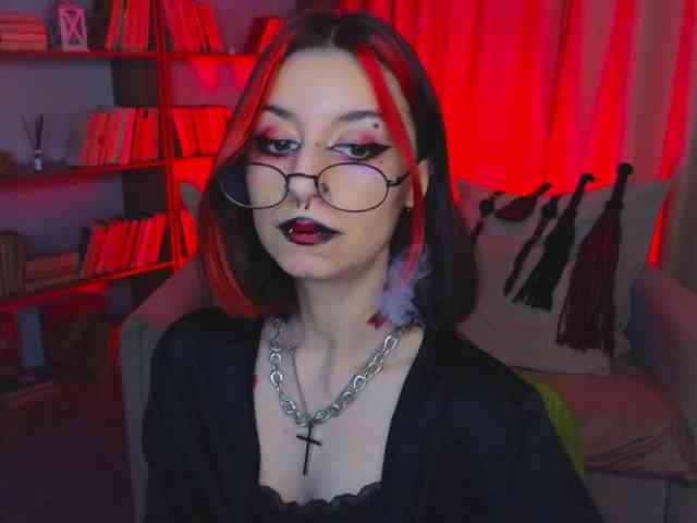 MistressMarcelline webcam