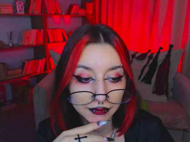 MistressMarcelline webcam