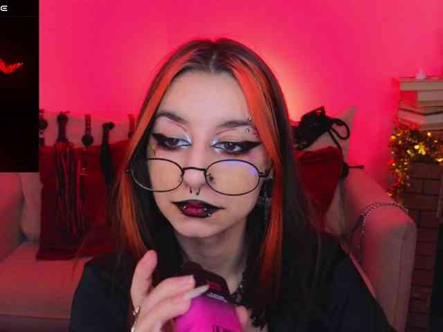 MistressMarcelline webcam