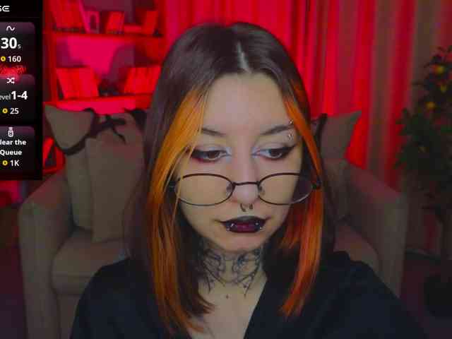 MistressMarcelline webcam