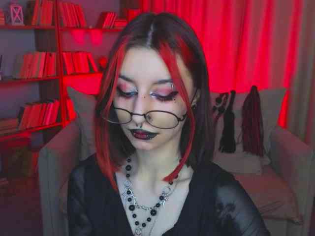MistressMarcelline webcam