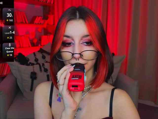 MistressMarcelline webcam