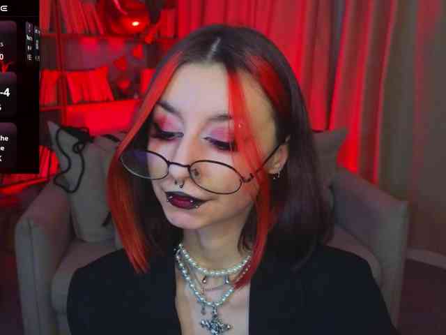 MistressMarcelline webcam