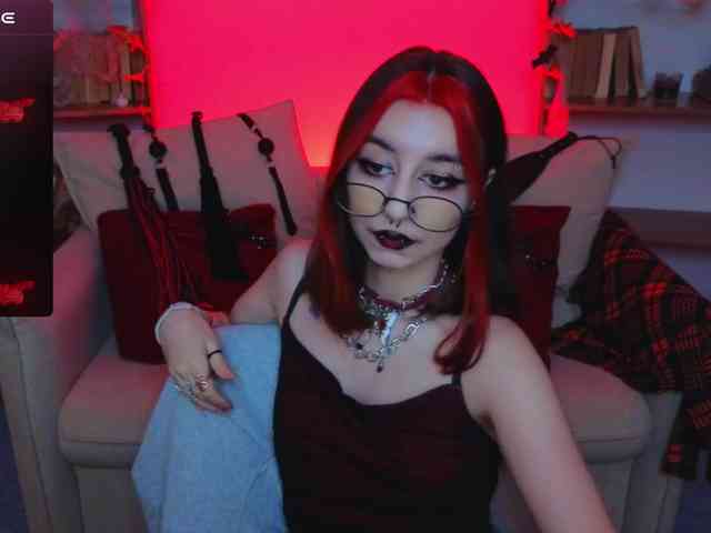 MistressMarcelline webcam