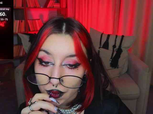 MistressMarcelline webcam