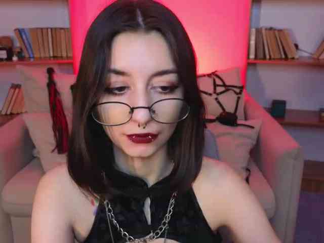 MistressMarcelline webcam