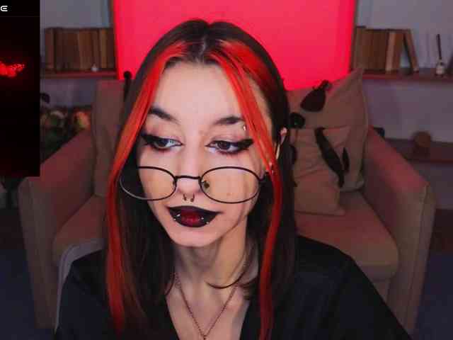 MistressMarcelline webcam