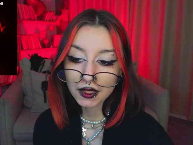MistressMarcelline webcam