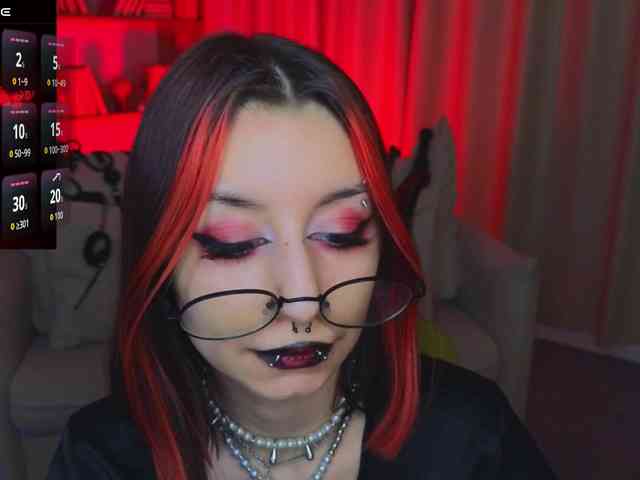 MistressMarcelline webcam