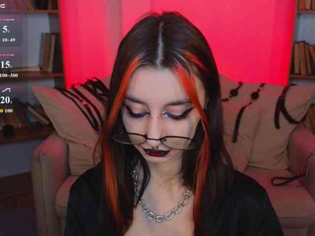 MistressMarcelline webcam