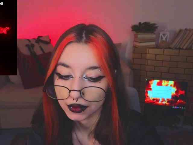 MistressMarcelline webcam