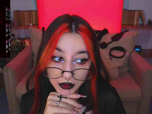 MistressMarcelline webcam