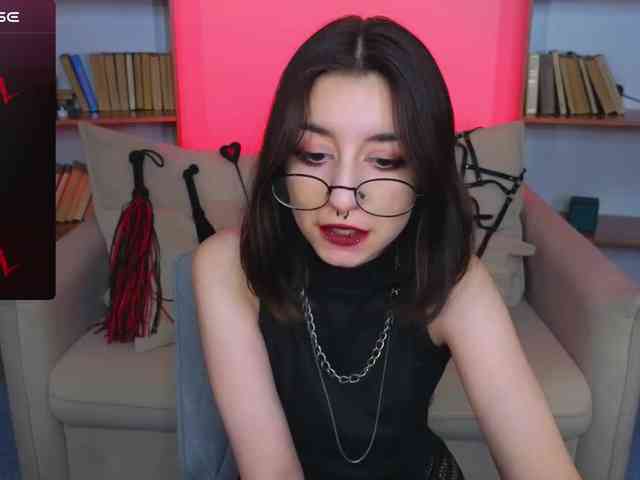 MistressMarcelline webcam