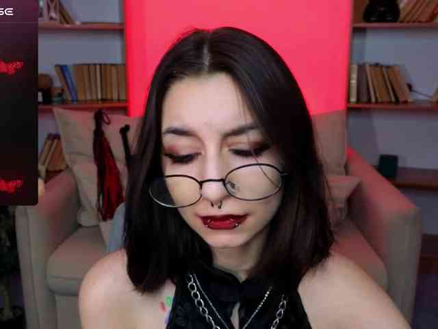 MistressMarcelline webcam