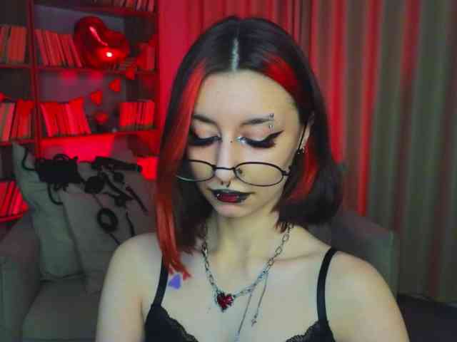 MistressMarcelline webcam