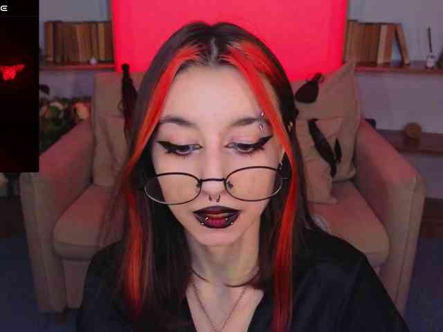 MistressMarcelline webcam