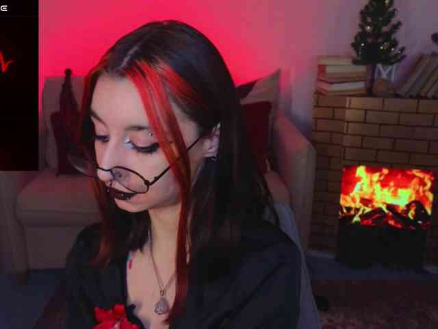 MistressMarcelline webcam