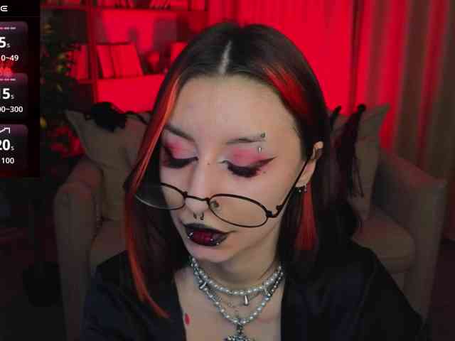 MistressMarcelline webcam