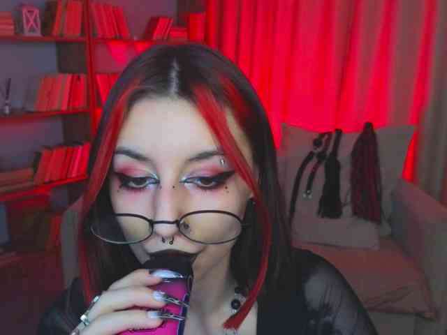 MistressMarcelline webcam