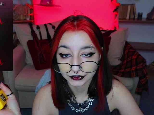 MistressMarcelline webcam