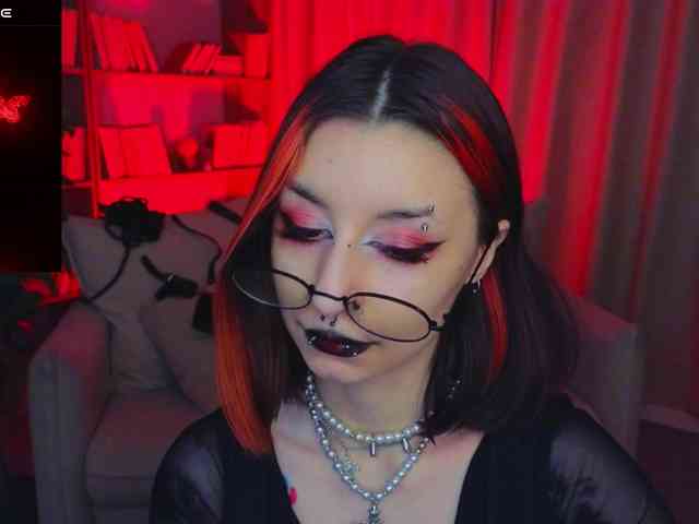 MistressMarcelline webcam
