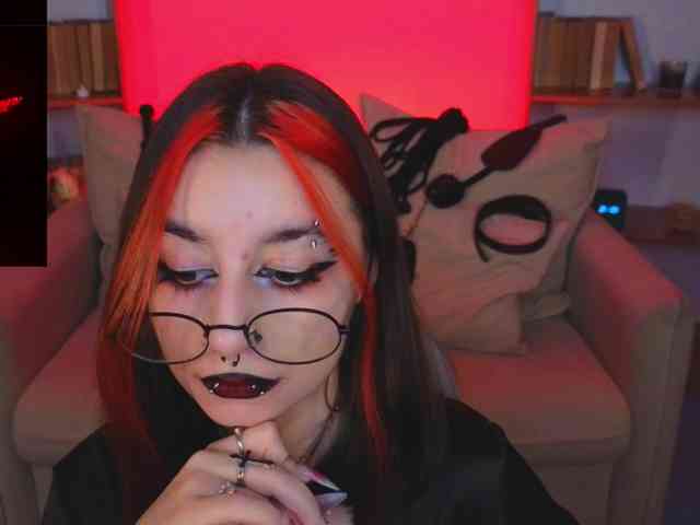 MistressMarcelline webcam