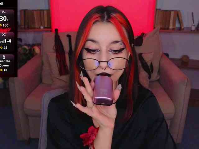 MistressMarcelline webcam