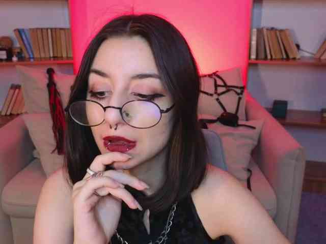MistressMarcelline webcam