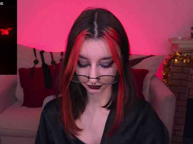 MistressMarcelline webcam