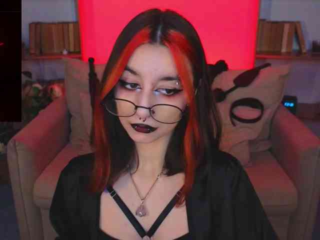 MistressMarcelline webcam